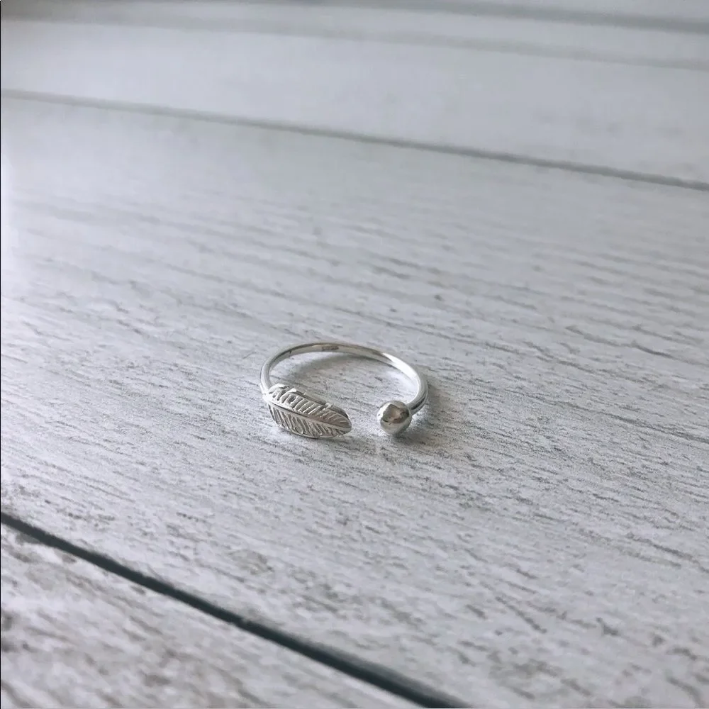 100% Sterling silver 925 Leaf 🍃adjustable ring